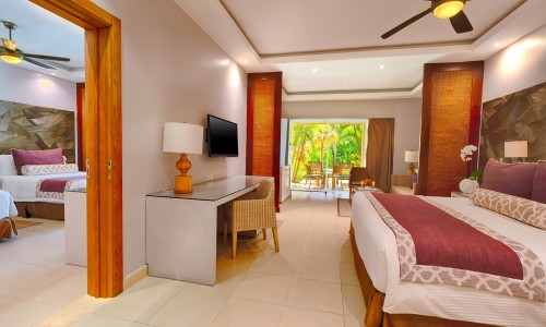 Deluxe Family Room